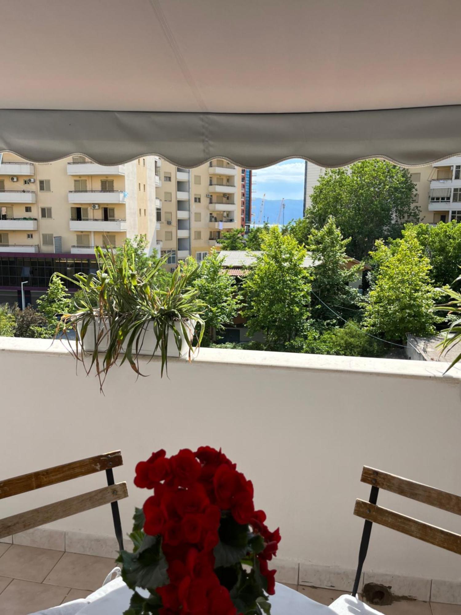 Iljazi'S Apartaments Vlorë Exterior foto