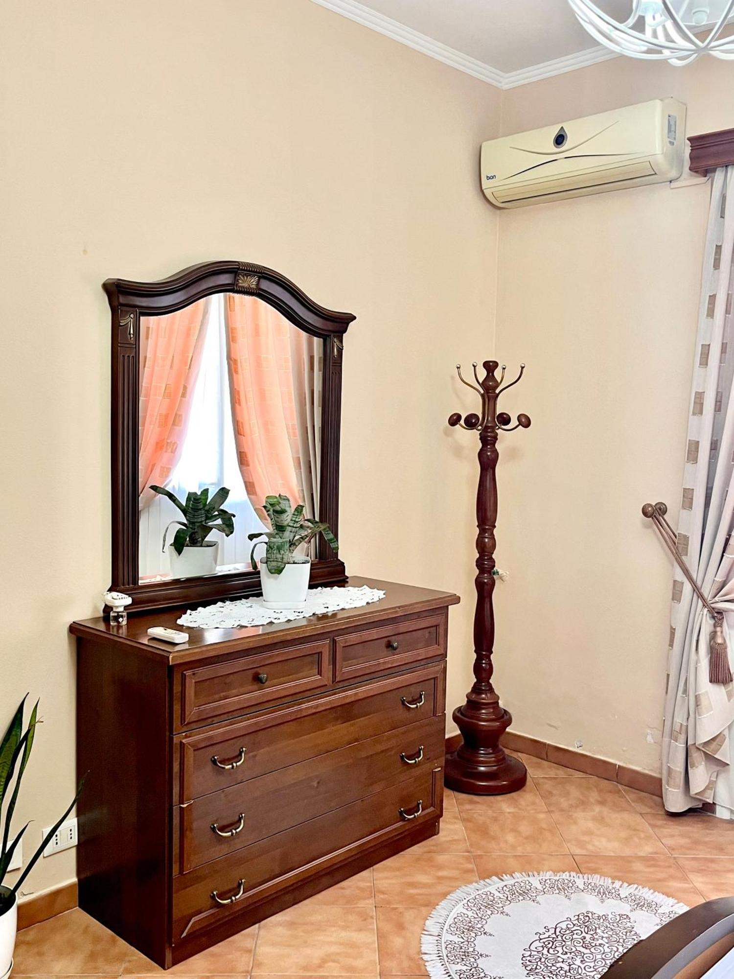 Iljazi'S Apartaments Vlorë Exterior foto